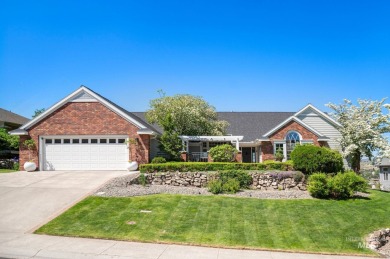 Constantly described as one of the nicest homes in the Valley on Lewiston Golf and Country Club in Idaho - for sale on GolfHomes.com, golf home, golf lot