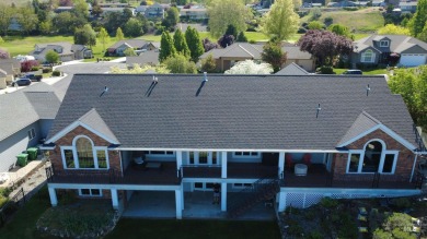 Constantly described as one of the nicest homes in the Valley on Lewiston Golf and Country Club in Idaho - for sale on GolfHomes.com, golf home, golf lot
