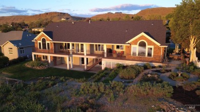 Constantly described as one of the nicest homes in the Valley on Lewiston Golf and Country Club in Idaho - for sale on GolfHomes.com, golf home, golf lot
