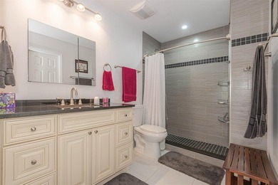 PRICE DROP. PRICE TO SELL Beautiful condo in the heart of on  in Florida - for sale on GolfHomes.com, golf home, golf lot