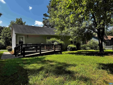 Bright  Cozy One-Level Home in Lake Monticello Discover easy on Lake Monticello Golf Course in Virginia - for sale on GolfHomes.com, golf home, golf lot