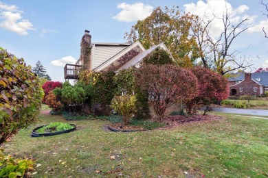 All brick ranch on a corner lot near Sinnissippi Golf Course! on Sinnissippi Park Golf Course in Illinois - for sale on GolfHomes.com, golf home, golf lot