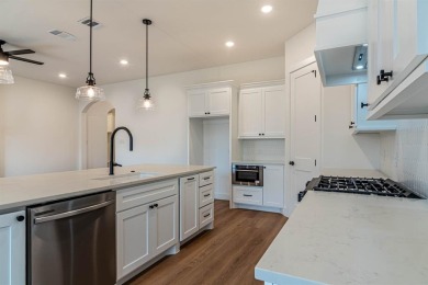 BUILDER OFFERING A 2-1 INTEREST RATE BUYDOWN. Welcome to the on Heath Golf and Yacht Club in Texas - for sale on GolfHomes.com, golf home, golf lot