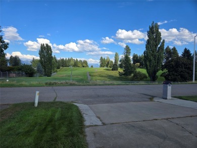Charming one level ranch home conveniently located by the on Buffalo Hill Golf Club in Montana - for sale on GolfHomes.com, golf home, golf lot