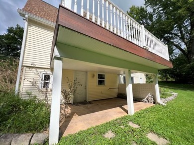 Here is a lovely 3 bedroom, 2 full bath, colonial style home on Mark Twain Golf Course in New York - for sale on GolfHomes.com, golf home, golf lot