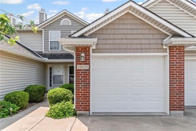 Beautifully maintained 2 BR/2.5 Bath Townhouse. Move in ready on Royal Meadows Golf Course in Missouri - for sale on GolfHomes.com, golf home, golf lot
