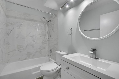 This beautifully updated 2-bed, 2-bath END-UNIT condo offers on Twin Lakes Golf Course in Illinois - for sale on GolfHomes.com, golf home, golf lot