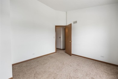 This is a must-see 3 bedroom 2.5 bath condo/townhome in the The on The Meadows Golf Club of Blue Island in Illinois - for sale on GolfHomes.com, golf home, golf lot