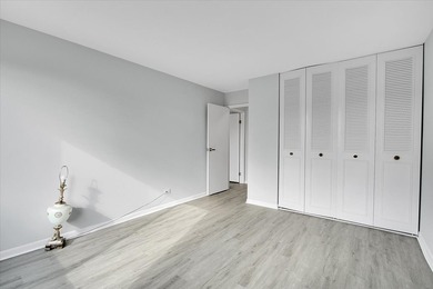 This beautifully updated 2-bed, 2-bath END-UNIT condo offers on Twin Lakes Golf Course in Illinois - for sale on GolfHomes.com, golf home, golf lot