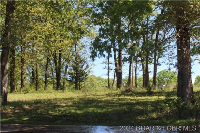This attractive corner lot is ideally situated on Apache Drive on Indian Rock Golf Club in Missouri - for sale on GolfHomes.com, golf home, golf lot
