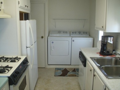 This 1973 Manufactured home is in a quite cul-sac with a large on The Club At Shenandoah Springs in California - for sale on GolfHomes.com, golf home, golf lot