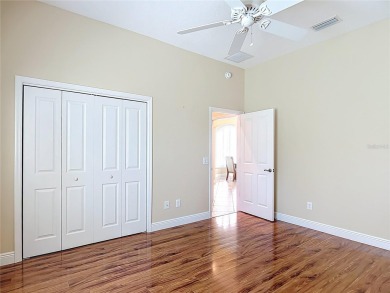 Beautifully maintained 3-bedroom, 2-bath NATCHEZ PREMIER model on The Links of Spruce Creek in Florida - for sale on GolfHomes.com, golf home, golf lot