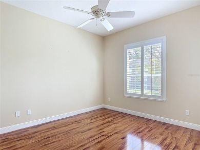 Beautifully maintained 3-bedroom, 2-bath NATCHEZ PREMIER model on The Links of Spruce Creek in Florida - for sale on GolfHomes.com, golf home, golf lot