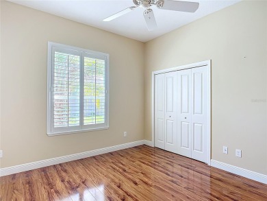 Beautifully maintained 3-bedroom, 2-bath NATCHEZ PREMIER model on The Links of Spruce Creek in Florida - for sale on GolfHomes.com, golf home, golf lot