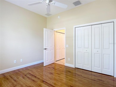 Beautifully maintained 3-bedroom, 2-bath NATCHEZ PREMIER model on The Links of Spruce Creek in Florida - for sale on GolfHomes.com, golf home, golf lot