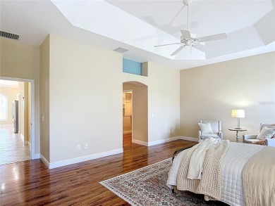 Beautifully maintained 3-bedroom, 2-bath NATCHEZ PREMIER model on The Links of Spruce Creek in Florida - for sale on GolfHomes.com, golf home, golf lot