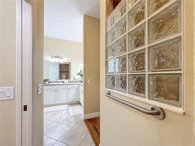 Beautifully maintained 3-bedroom, 2-bath NATCHEZ PREMIER model on The Links of Spruce Creek in Florida - for sale on GolfHomes.com, golf home, golf lot