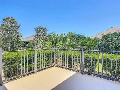 Beautifully maintained 3-bedroom, 2-bath NATCHEZ PREMIER model on The Links of Spruce Creek in Florida - for sale on GolfHomes.com, golf home, golf lot