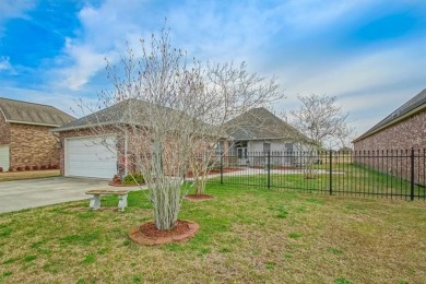 Price Improvement! Original owner of this Fabulous 3 BR 2 BA on Pelican Point Golf Club in Louisiana - for sale on GolfHomes.com, golf home, golf lot