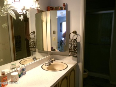Well maintained Regency model in need of new owner.  This unit on Greenbriar Woodlands in New Jersey - for sale on GolfHomes.com, golf home, golf lot