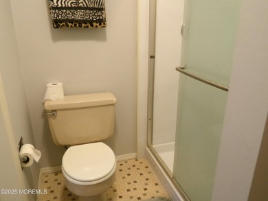 Well maintained Regency model in need of new owner.  This unit on Greenbriar Woodlands in New Jersey - for sale on GolfHomes.com, golf home, golf lot