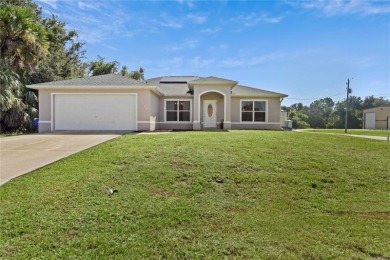 Short Sale. Welcome to this spacious 4-bedroom, 2-bath, 2-car on Bobcat Trail Golf Club in Florida - for sale on GolfHomes.com, golf home, golf lot