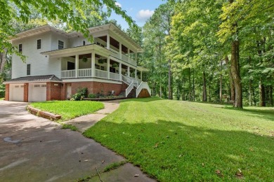 BEAUTIFUL CHARLESTON STYLE HOME RIGHT ON THE CAPE FEAR RIVER! on Chicora Golf Course in North Carolina - for sale on GolfHomes.com, golf home, golf lot