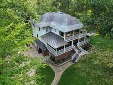 BEAUTIFUL CHARLESTON STYLE HOME RIGHT ON THE CAPE FEAR RIVER! on Chicora Golf Course in North Carolina - for sale on GolfHomes.com, golf home, golf lot