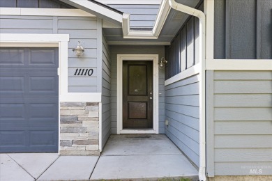 This spacious 3 bedroom, 2 bath home features an open concept on Hunters Point Golf Club in Idaho - for sale on GolfHomes.com, golf home, golf lot