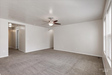 This spacious 3 bedroom, 2 bath home features an open concept on Hunters Point Golf Club in Idaho - for sale on GolfHomes.com, golf home, golf lot