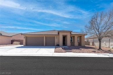 Beautiful move-in ready single story home with 3 beds, 2.5 baths on Mountain Falls Golf Course in Nevada - for sale on GolfHomes.com, golf home, golf lot