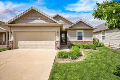 Outstanding 3 bedroom / 3 bath home in Wittenberg Woods on Prairie Vista Golf Course in Illinois - for sale on GolfHomes.com, golf home, golf lot
