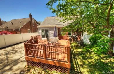 **Charming Royal Oak Bungalow - 3 Bed, 2 .5 Bath**
Welcome to on Red Run Golf Club in Michigan - for sale on GolfHomes.com, golf home, golf lot