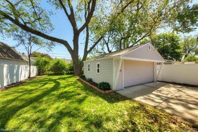 **Charming Royal Oak Bungalow - 3 Bed, 2 .5 Bath**
Welcome to on Red Run Golf Club in Michigan - for sale on GolfHomes.com, golf home, golf lot