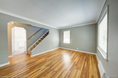 **Charming Royal Oak Bungalow - 3 Bed, 2 .5 Bath**
Welcome to on Red Run Golf Club in Michigan - for sale on GolfHomes.com, golf home, golf lot