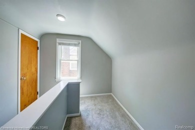 **Charming Royal Oak Bungalow - 3 Bed, 2 .5 Bath**
Welcome to on Red Run Golf Club in Michigan - for sale on GolfHomes.com, golf home, golf lot