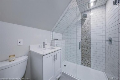 **Charming Royal Oak Bungalow - 3 Bed, 2 .5 Bath**
Welcome to on Red Run Golf Club in Michigan - for sale on GolfHomes.com, golf home, golf lot