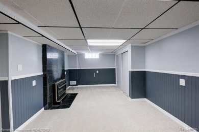 **Charming Royal Oak Bungalow - 3 Bed, 2 .5 Bath**
Welcome to on Red Run Golf Club in Michigan - for sale on GolfHomes.com, golf home, golf lot
