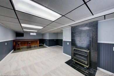 **Charming Royal Oak Bungalow - 3 Bed, 2 .5 Bath**
Welcome to on Red Run Golf Club in Michigan - for sale on GolfHomes.com, golf home, golf lot