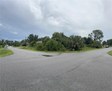Beautiful corner lot in a lovely neighborhood.  Centrally on Bobcat Trail Golf Club in Florida - for sale on GolfHomes.com, golf home, golf lot