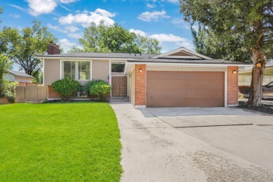 Charming home situated on Mick Riley Golf Course, offering on Mick Riley Golf Course in Utah - for sale on GolfHomes.com, golf home, golf lot