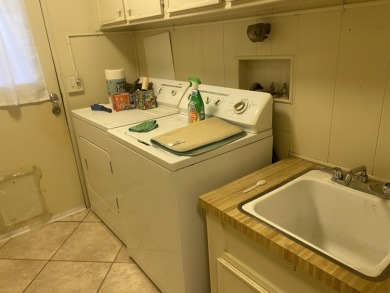 This great manufactured home is located in Palm Desert Greens on Palm Desert Greens Country Club in California - for sale on GolfHomes.com, golf home, golf lot