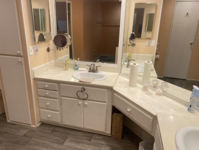 This great manufactured home is located in Palm Desert Greens on Palm Desert Greens Country Club in California - for sale on GolfHomes.com, golf home, golf lot