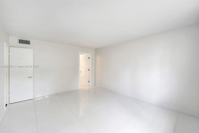 Spacious 2-bed, 2-bath condo in the heart of Inverrary! This on Inverrary Country Club in Florida - for sale on GolfHomes.com, golf home, golf lot