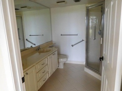 UPDATED 3RDFLOOR END UNIT WITH COURTYARD AND PARTIAL GOLF VIEWS on Bear Lakes Country Club in Florida - for sale on GolfHomes.com, golf home, golf lot