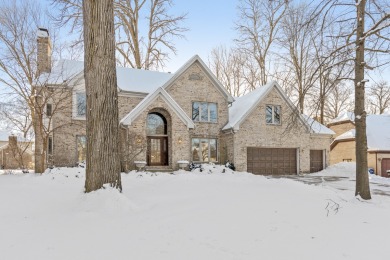 Explore the potential of this 4-bedroom home in the sought-after on Royal Fox Country Club in Illinois - for sale on GolfHomes.com, golf home, golf lot