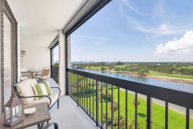 WATERFRONT LUXURY LIVING AT GOVERNOR'S POINTESpectacular on North Palm Beach Country Club in Florida - for sale on GolfHomes.com, golf home, golf lot
