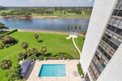 WATERFRONT LUXURY LIVING AT GOVERNOR'S POINTESpectacular on North Palm Beach Country Club in Florida - for sale on GolfHomes.com, golf home, golf lot