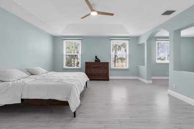 Beautifully cared for and move-in-ready!  This 4-brdroom, 3-bath on Bear Lakes Country Club in Florida - for sale on GolfHomes.com, golf home, golf lot