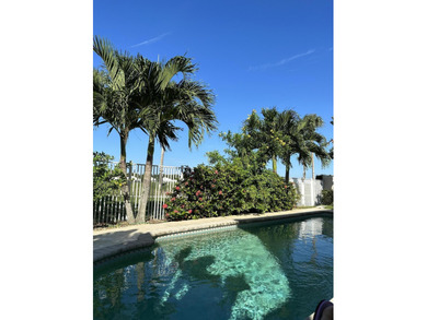 Beautifully cared for and move-in-ready!  This 4-brdroom, 3-bath on Bear Lakes Country Club in Florida - for sale on GolfHomes.com, golf home, golf lot